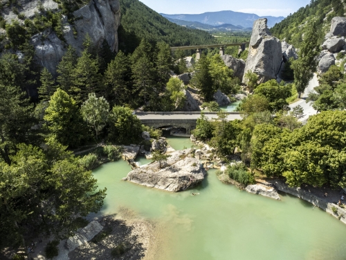 le-site-du-claps-s-est-forme-apres-l-eboulement-d-un-immense-pan-rocheux-en-1442-qui-se-detacha-du-flanc-sud-du-pic-de-luc-photo-le-dl-bertrand-riotord-1692209193.jpg